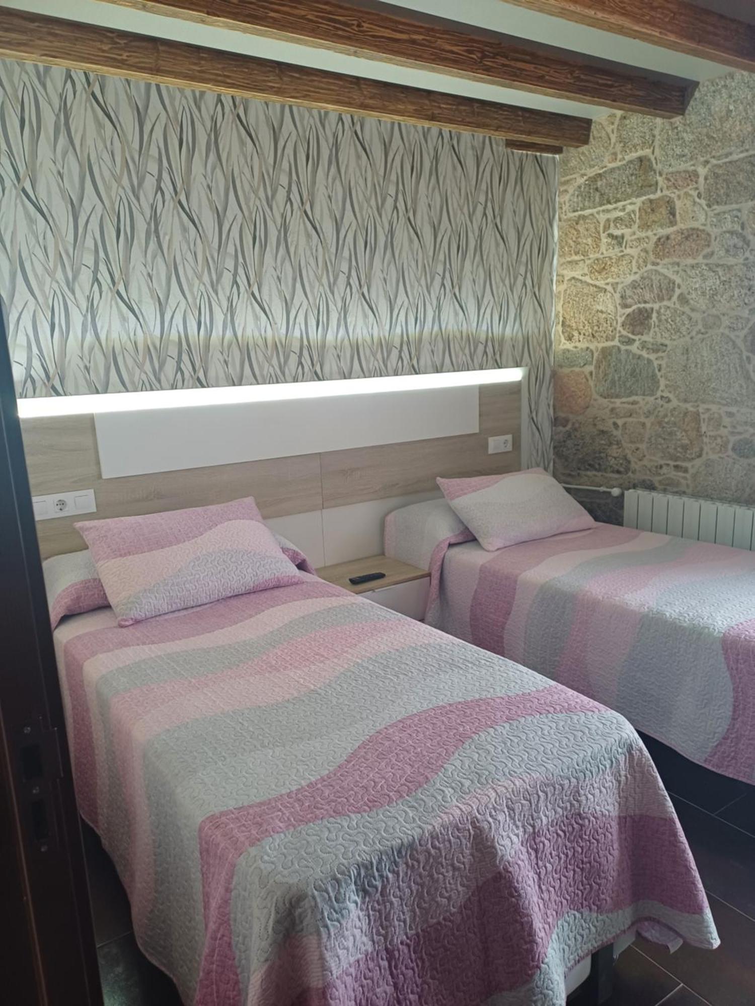 O Cabanel Albergue-Bar Villastose Luaran gambar