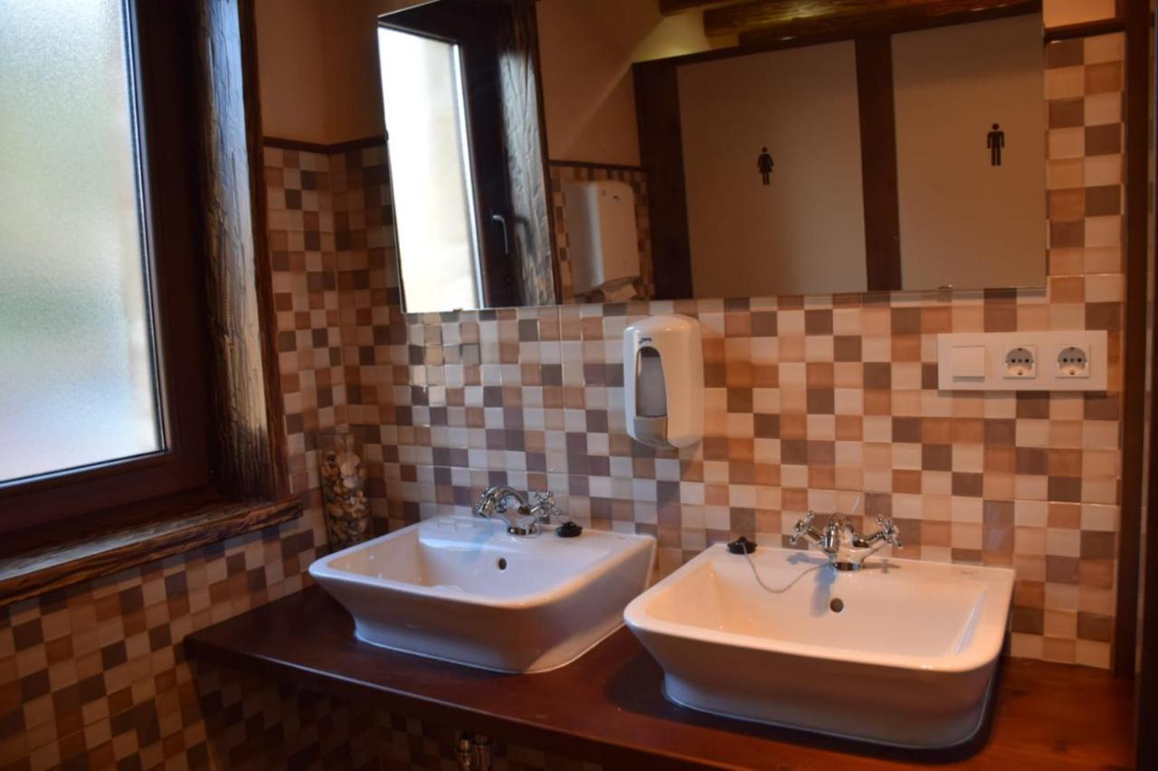 O Cabanel Albergue-Bar Villastose Luaran gambar